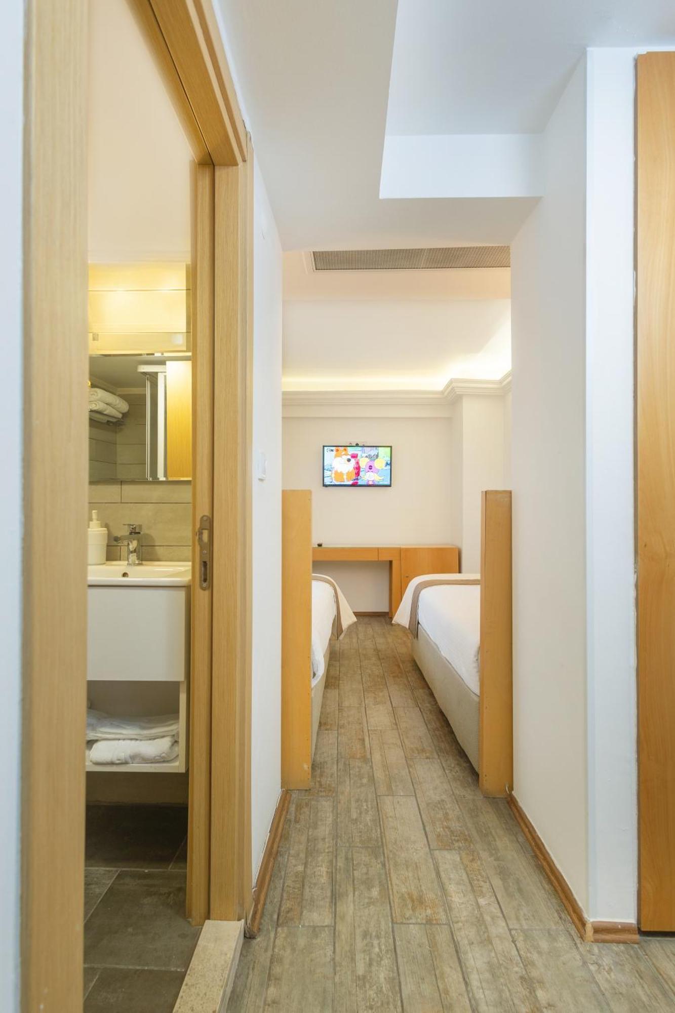 Mb City Hotel Izmir Bagian luar foto