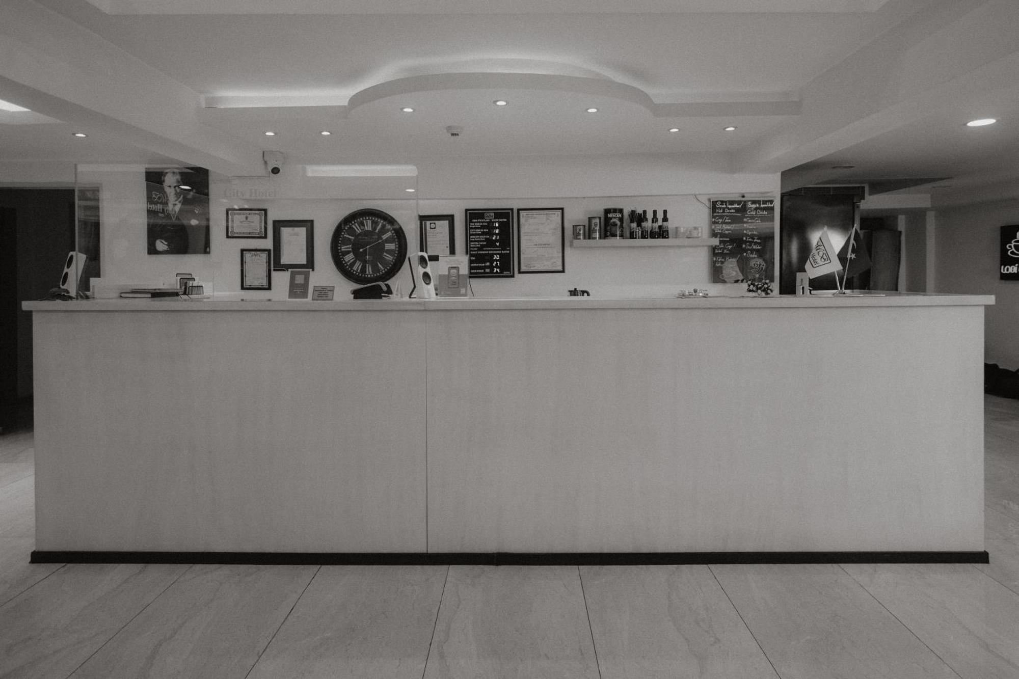 Mb City Hotel Izmir Bagian luar foto