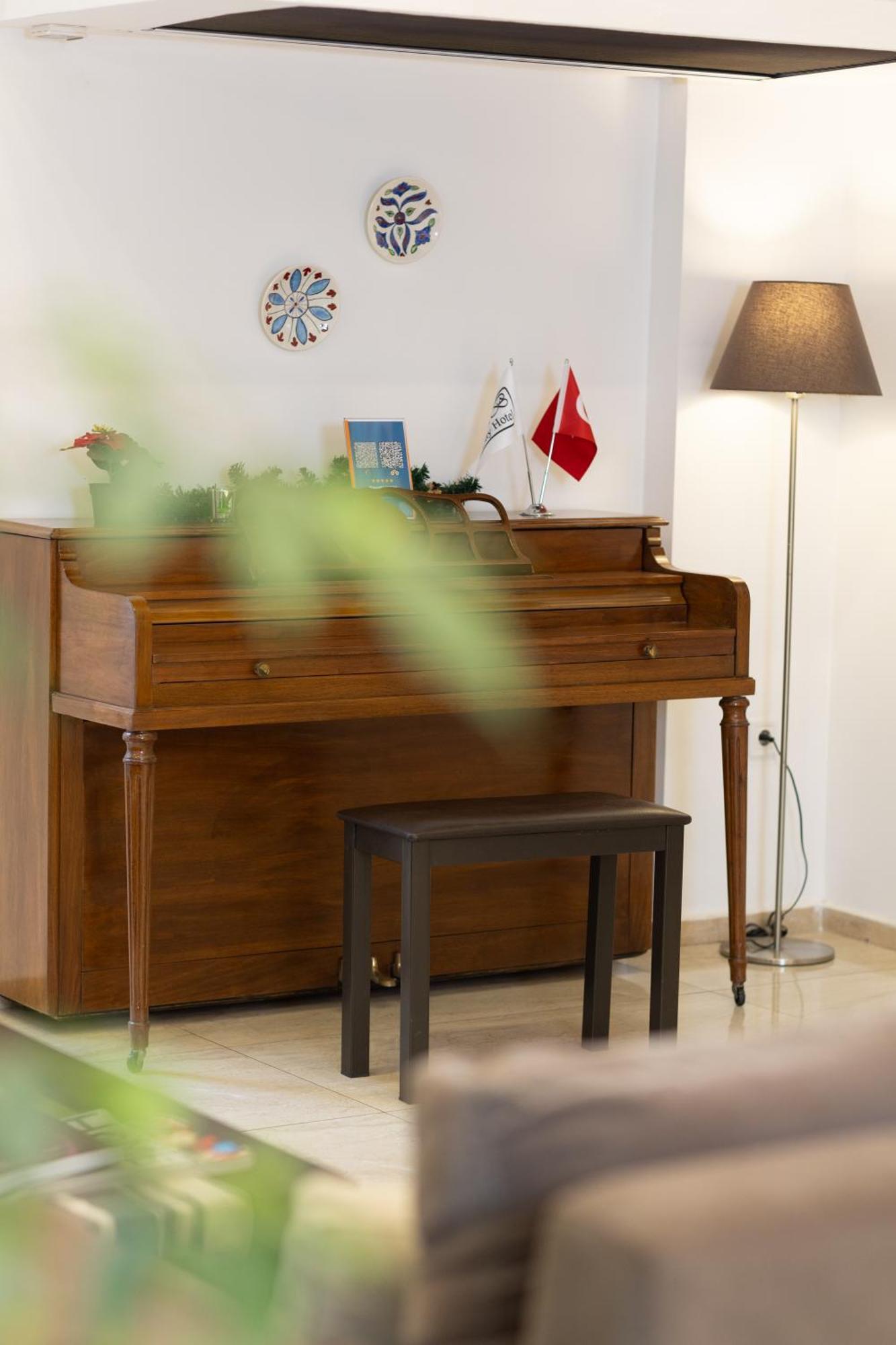 Mb City Hotel Izmir Bagian luar foto