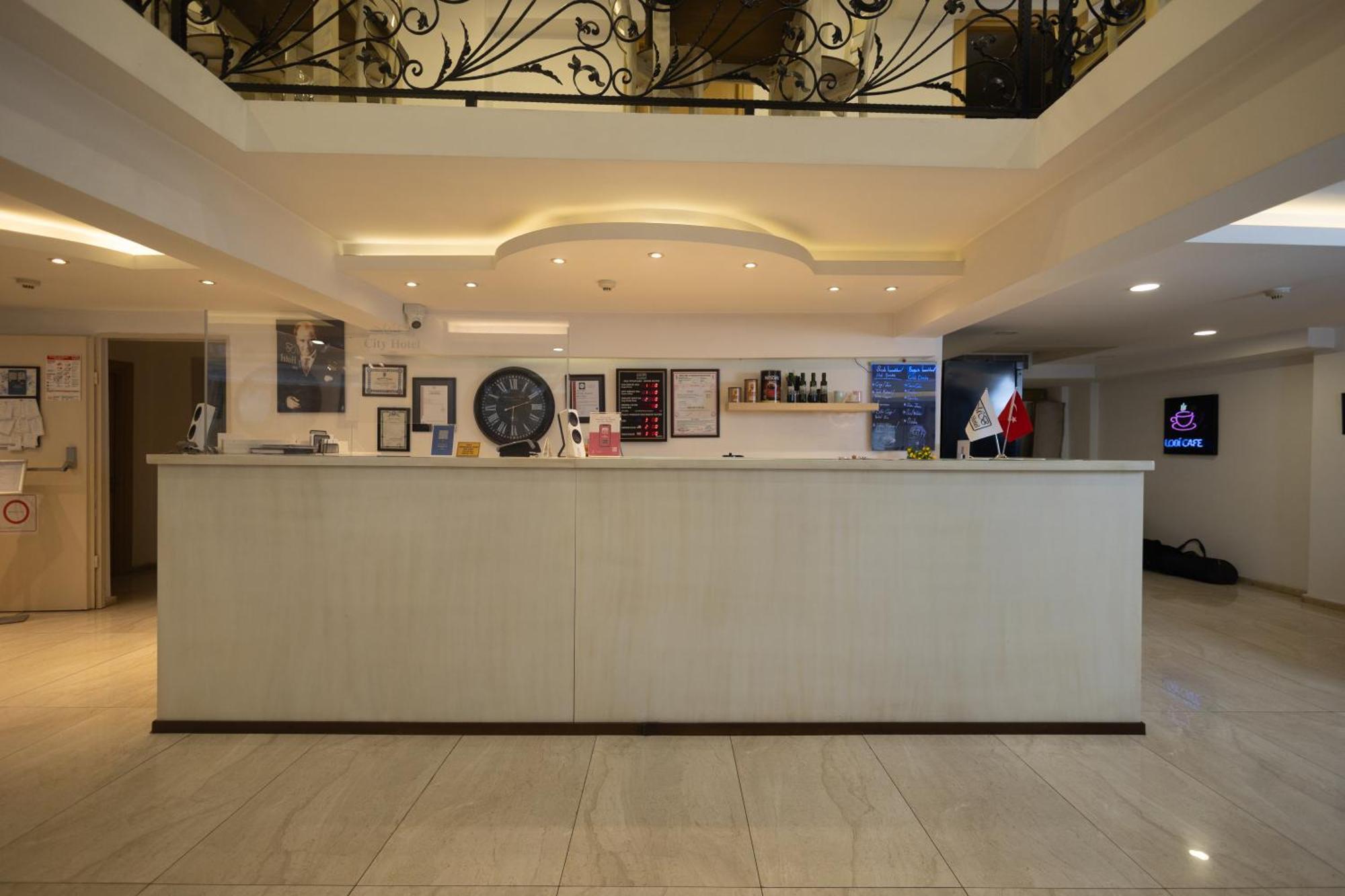Mb City Hotel Izmir Bagian luar foto