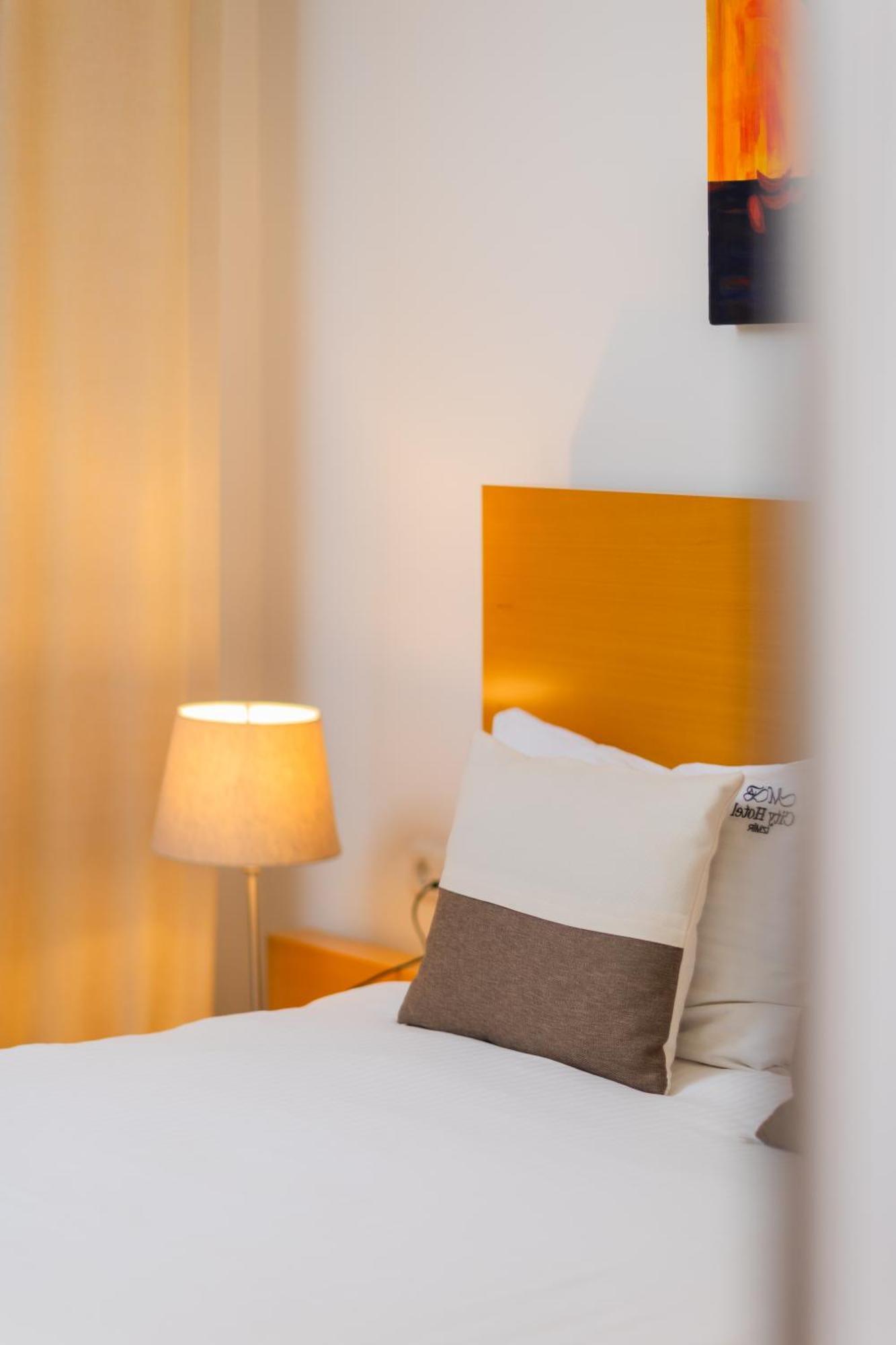 Mb City Hotel Izmir Bagian luar foto